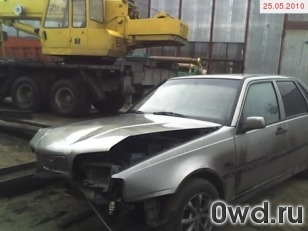 Битый автомобиль Volvo 460